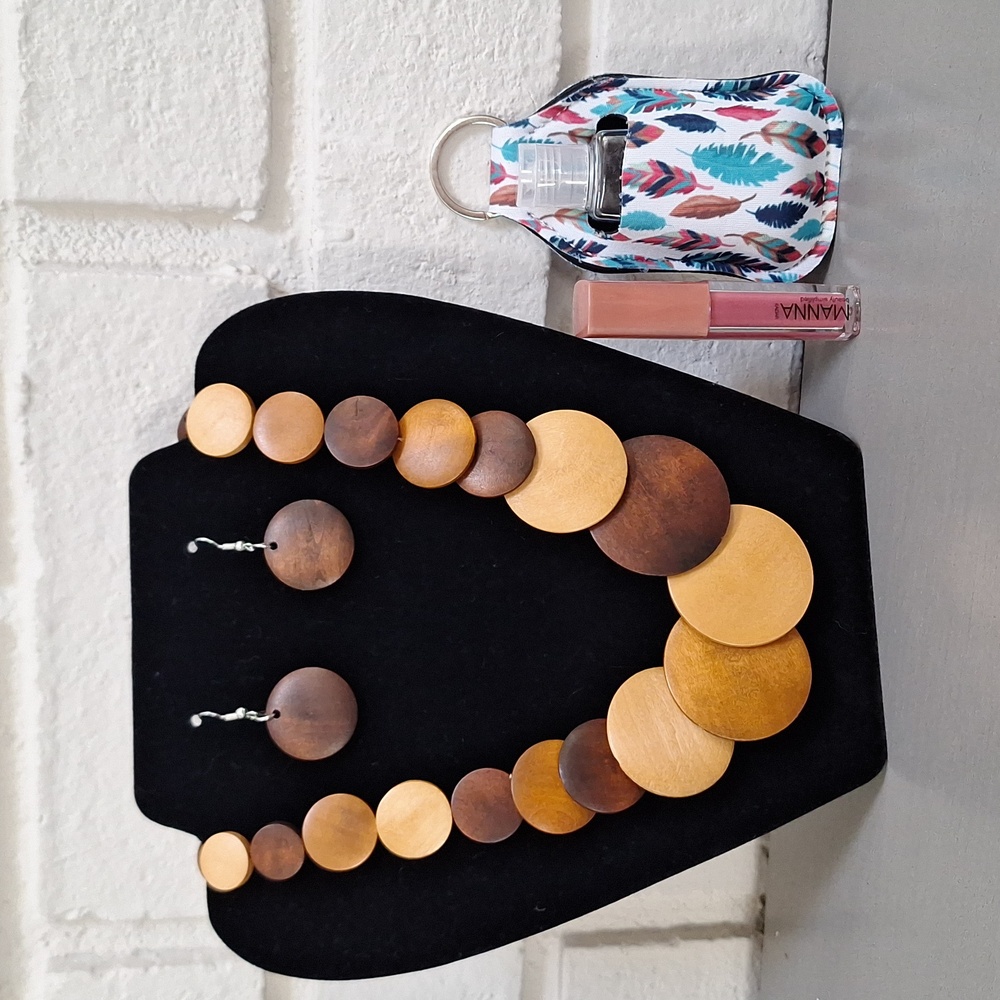 BUYERS GIVAWAY! 🎁 Boho Necklace & Earring Set, Lip Gloss & Sanitizer Holder!😍